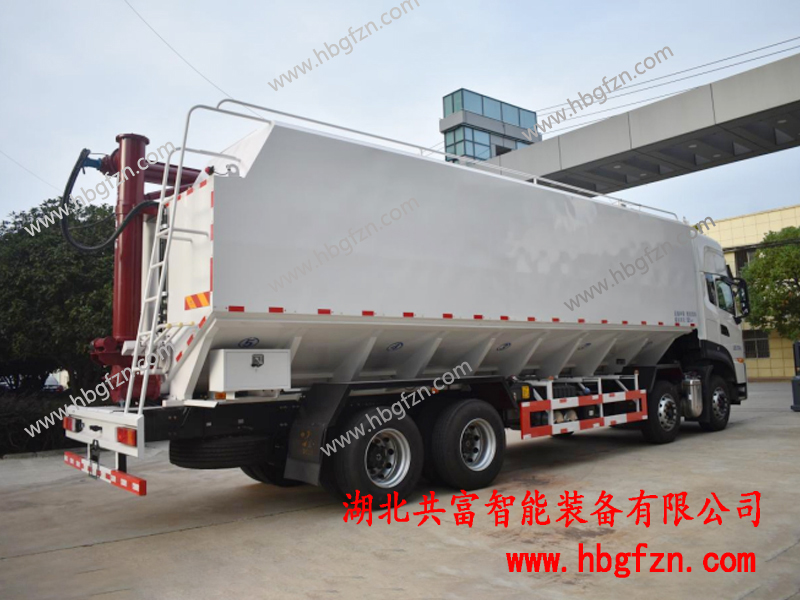 东风天龙液压40方散装饲料运输车