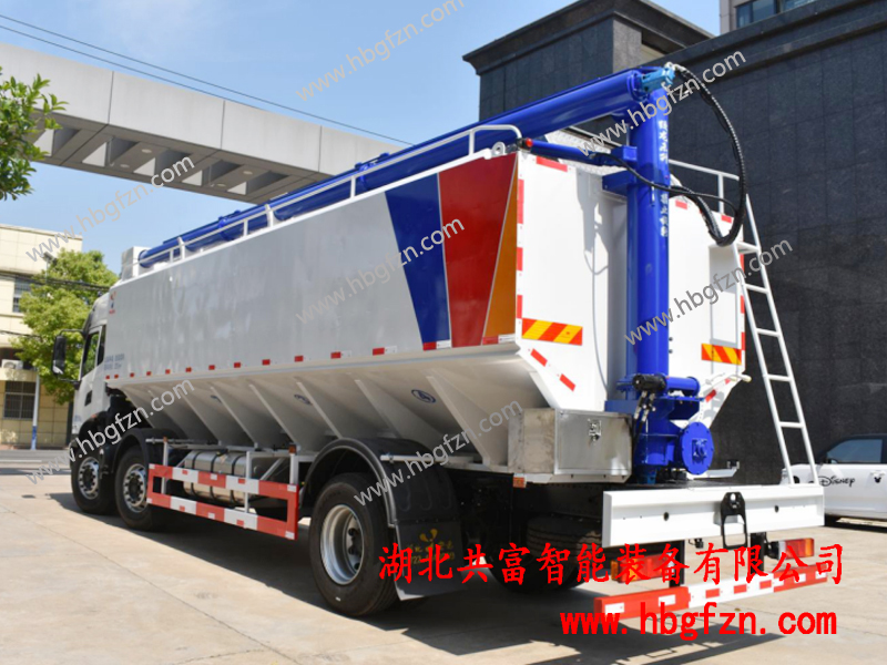 东风天锦小三轴液压30方散装饲料运输车